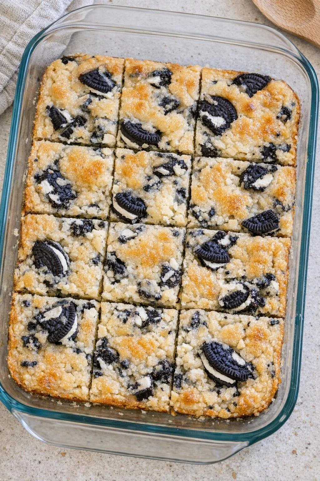Delicious cookies and cream fudge bars baked in the oven, made with 5 ingredients.